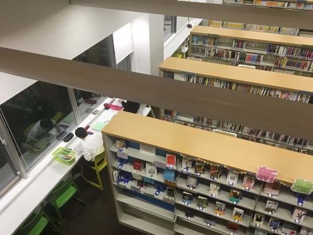 浅野中学校　図書館司書インタビュー「本を手に取ってもらえるような場を提供したい」と、僕は常々考えている。9