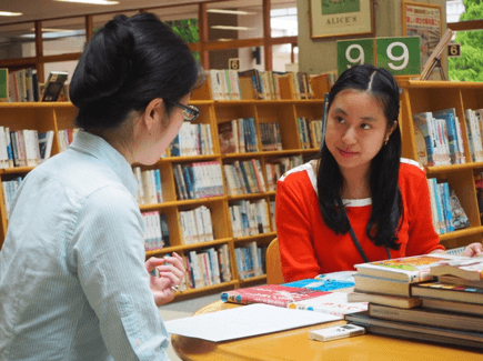 恵泉女学園中学校　図書館司書インタビュー「学校の図書館って”ちょっと興味がある”という本にたくさん出会える機会でもあると思うんです」2